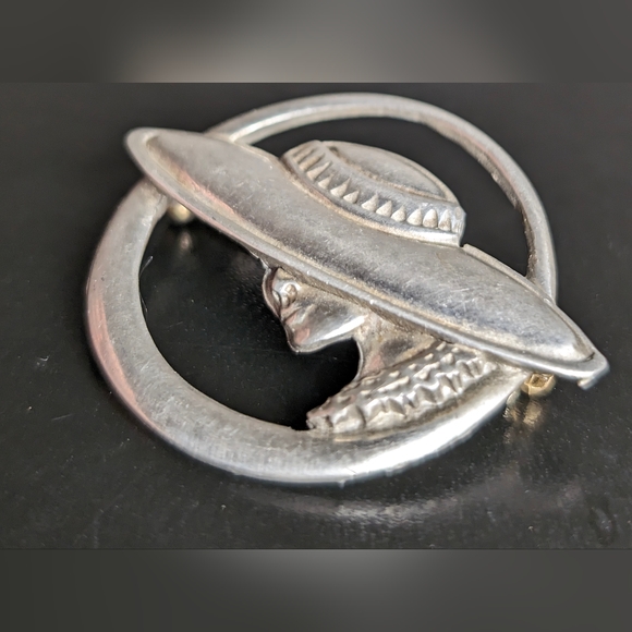 Mid Century Style Cut Out Pewter Lady in a Brimmed Hat Brooch - Picture 5 of 10